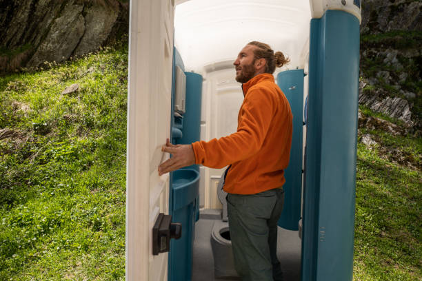 Best Porta potty delivery and setup  in Great Neck Estates, NY